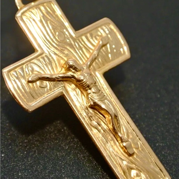 18K YELLOW GOLD JESUS CHRIST CROSS PENDANT - Picture 9 of 9